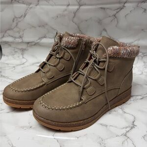 Women’s Eurosoft Lorelei Bootie Warm Tan Winter Boots with Knit Cuff US Size 9